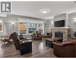 Living room - 2070 Lawrence Avenue, Penticton, BC V2A9G6 Photo 9