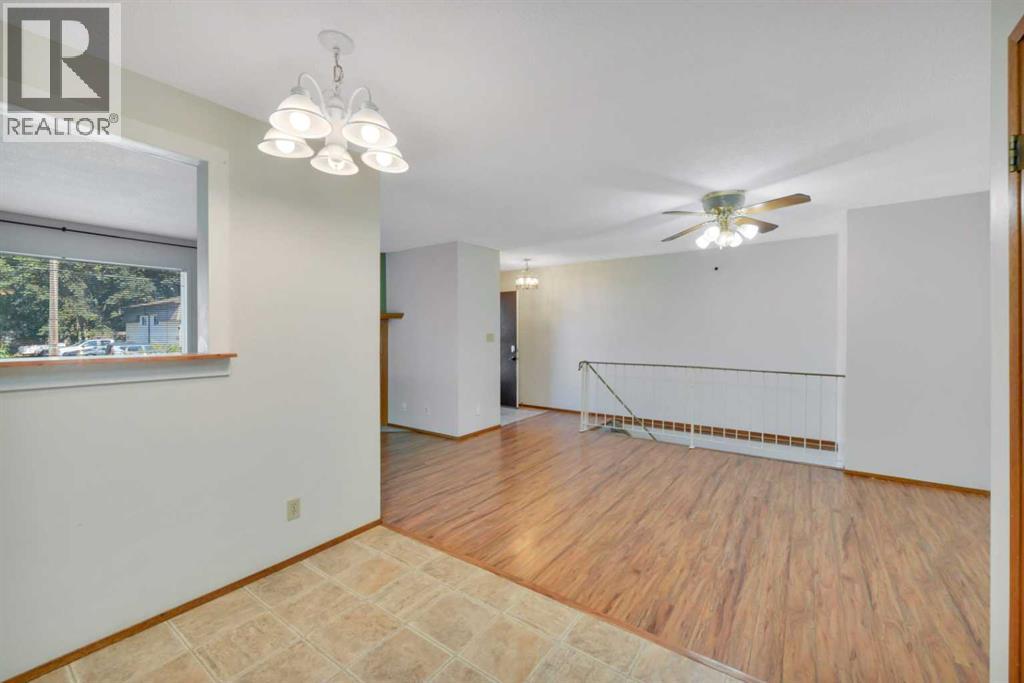 Listing photo – 4613 44 Street, Red Deer