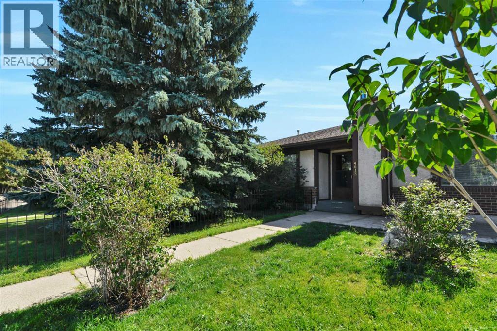 Listing photo – 4613 44 Street, Red Deer