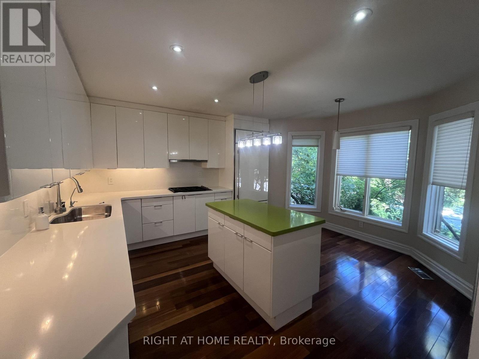 63 WALKER AVENUE, Toronto (Yonge-St. Clair) — photo 9