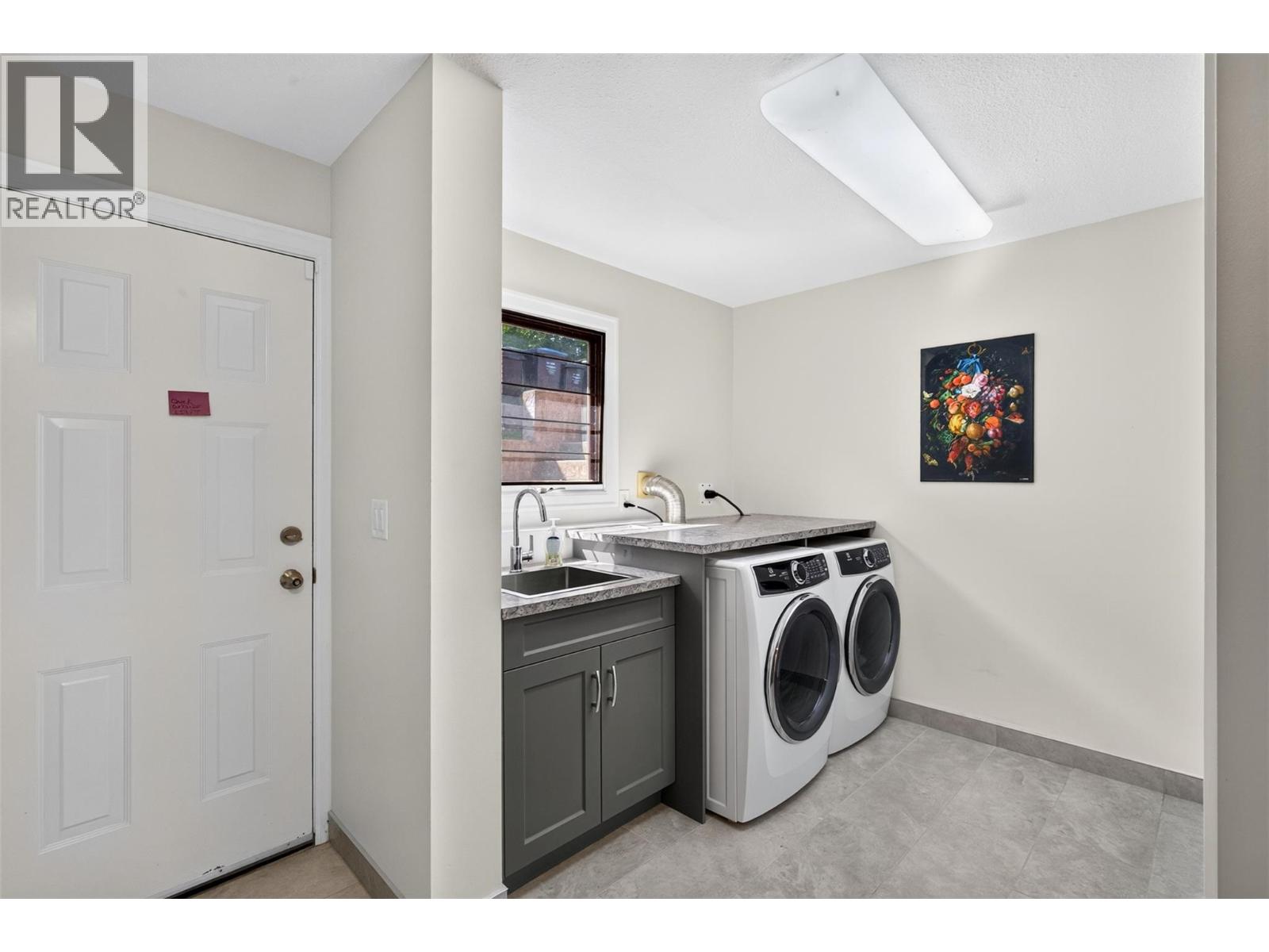 1645 Smithson Place, Kelowna