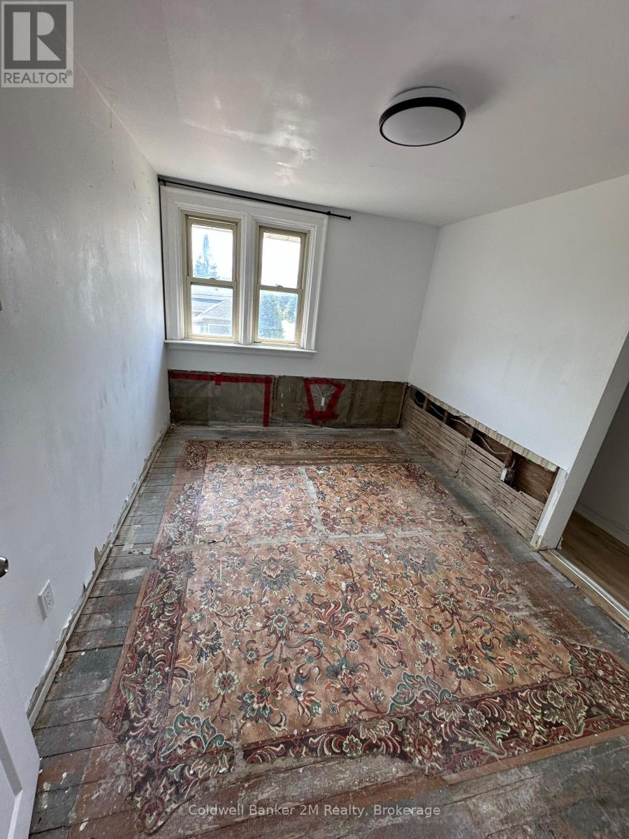 386 PINE AVENUE - 12