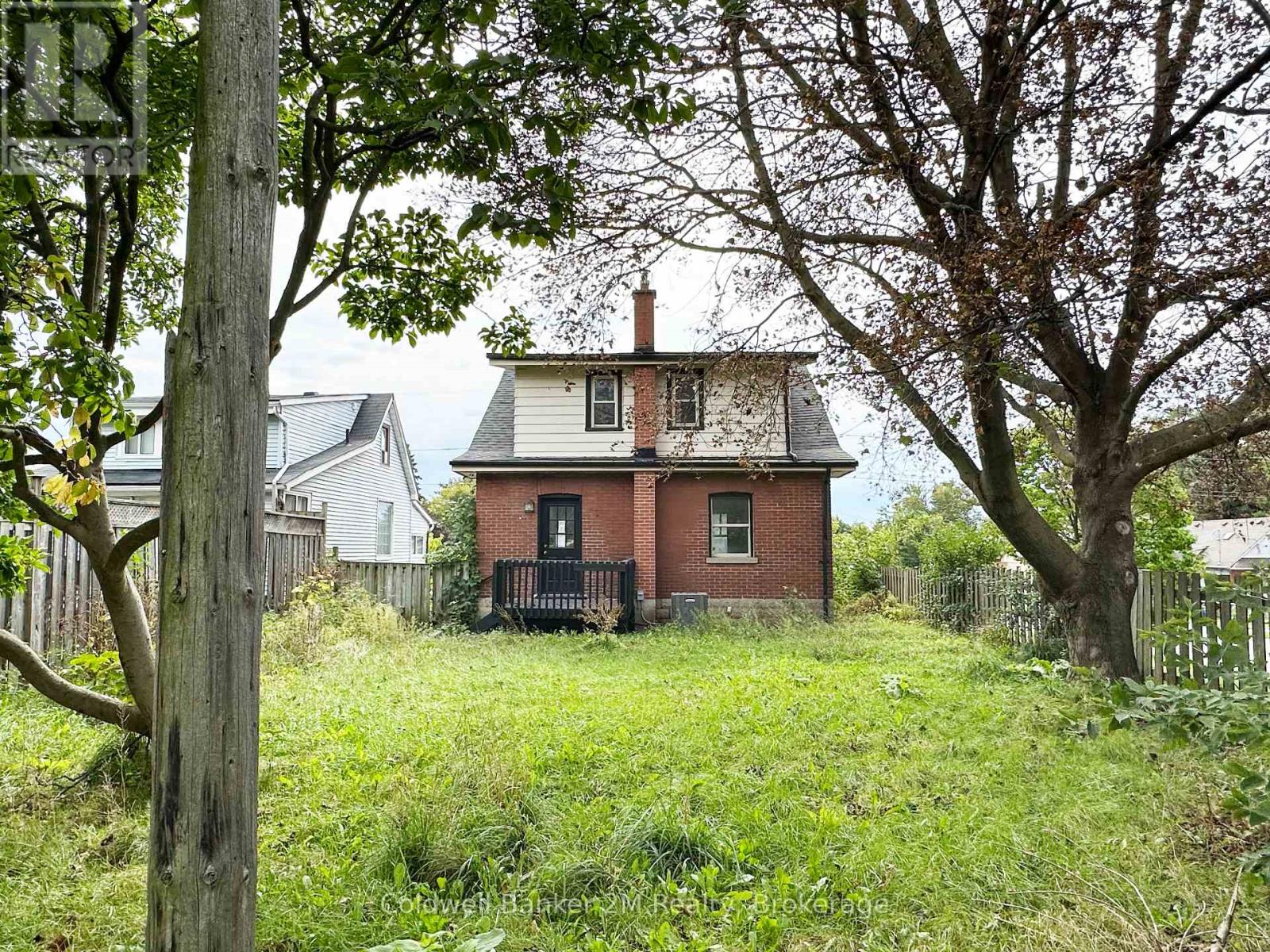 386 PINE AVENUE - 18