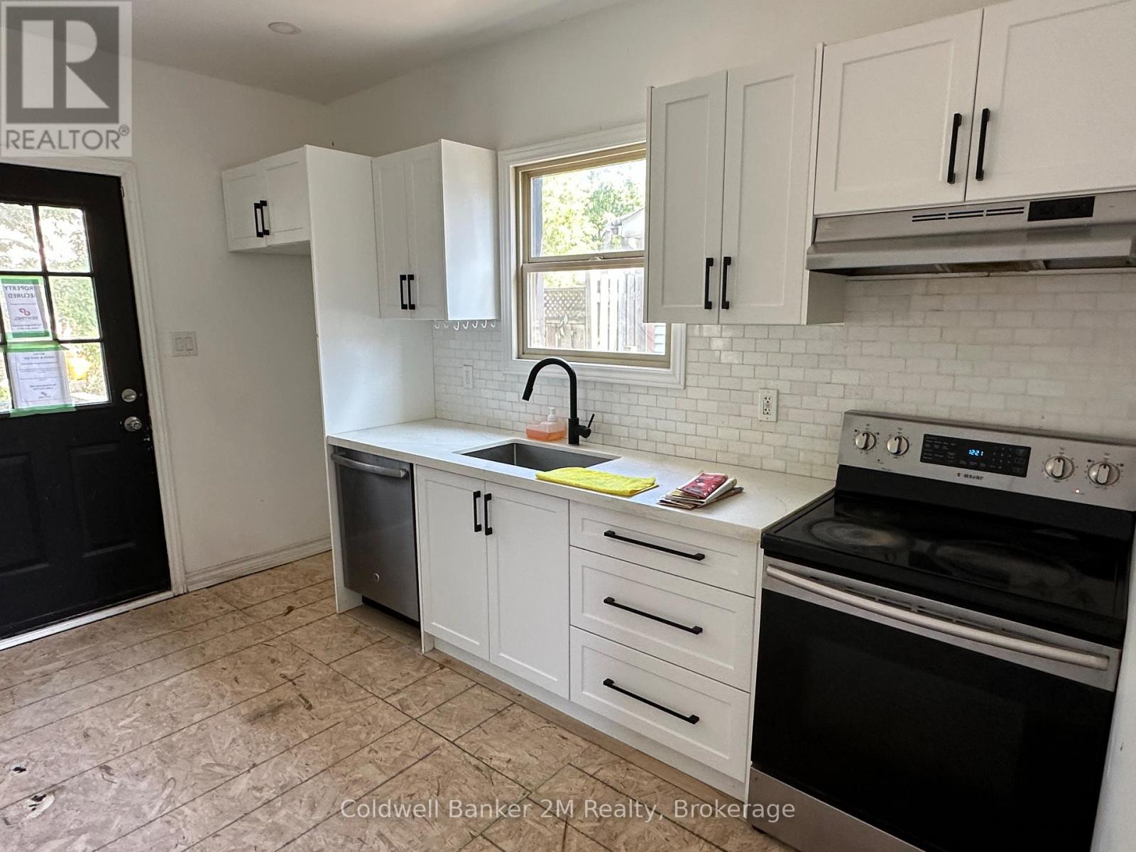 386 PINE AVENUE, Oshawa (Vanier) — photo 4