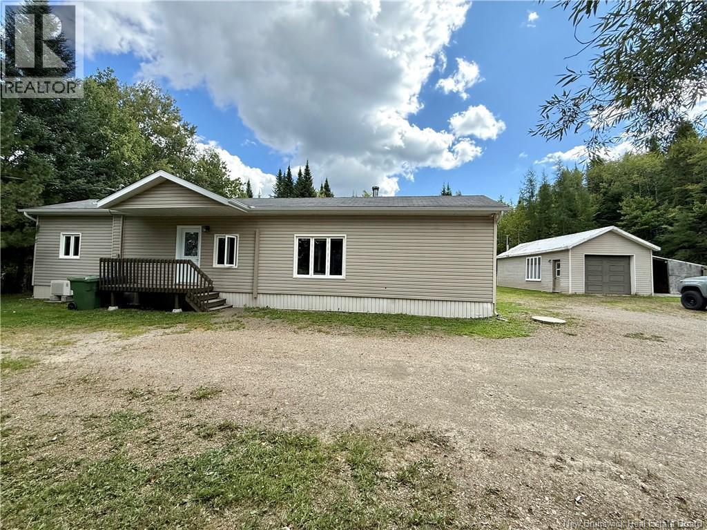 401 Chemin Smith - 1