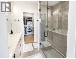 4pc Ensuite bath - 1164 Elk Street, Penticton, BC V2A2S6 Photo 10