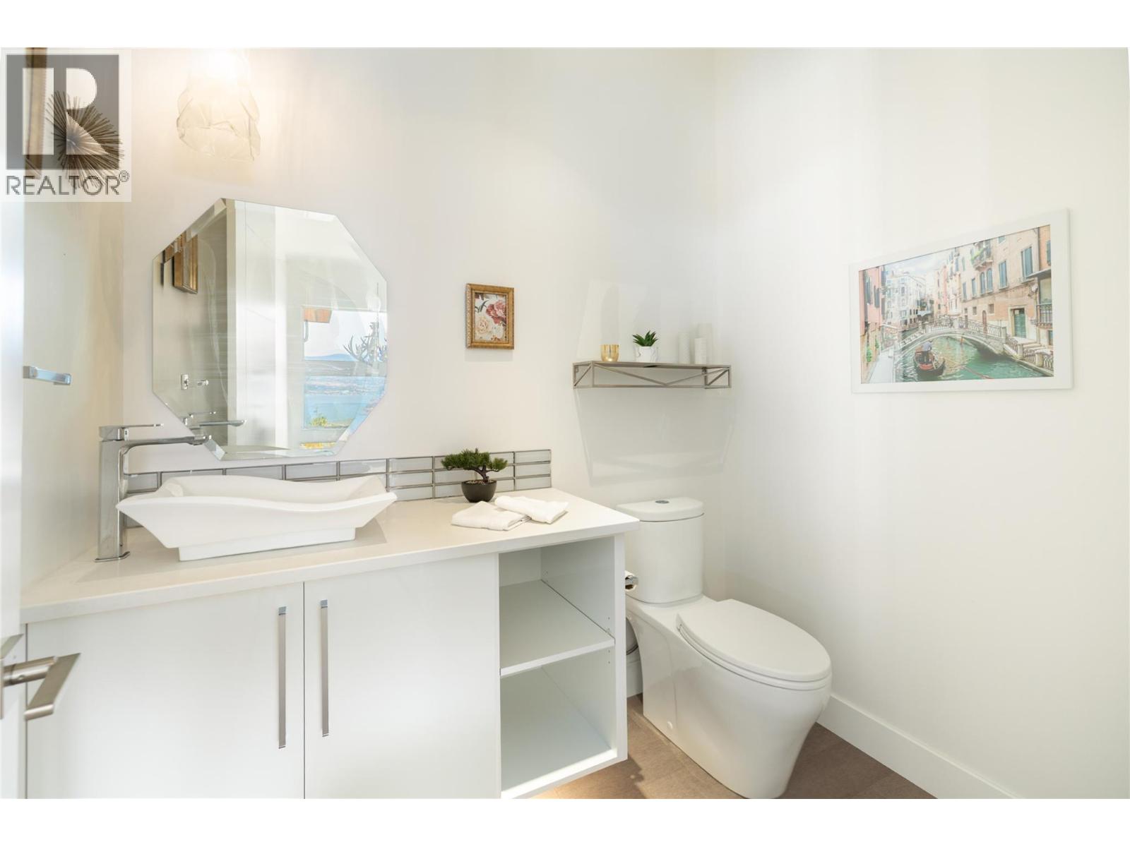 5552 Upper Mission Drive - Image 27