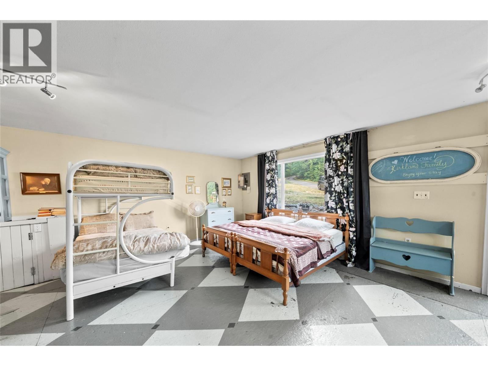  6271 Eagle Bay Road, Eagle Bay