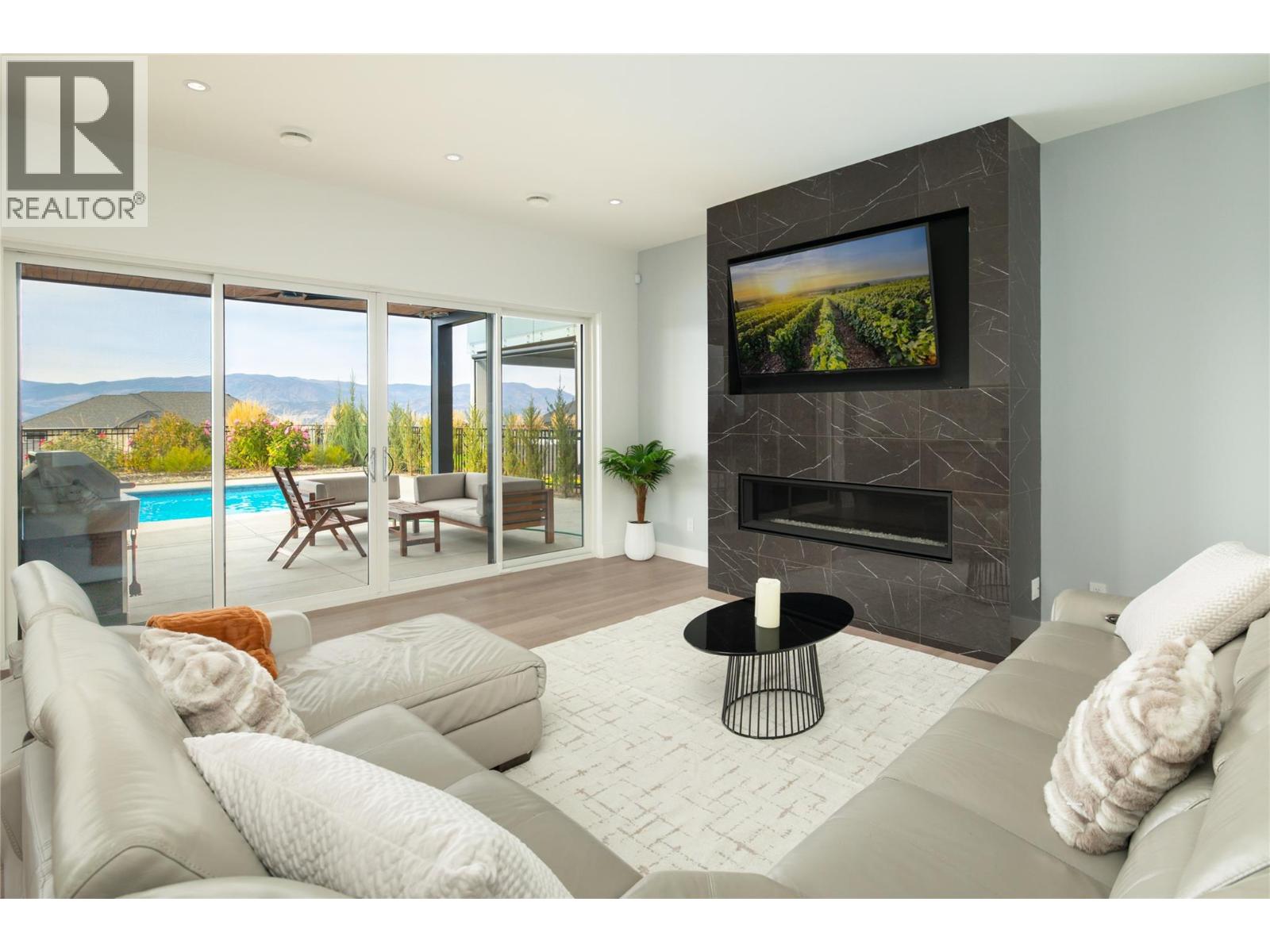 5552 Upper Mission Drive - Image 29