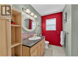 2045 Valleyview Drive, Kamloops, BC V2C4C3 Photo 24