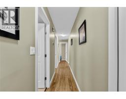Bedroom - 2045 Valleyview Drive, Kamloops, BC V2C4C3 Photo 14