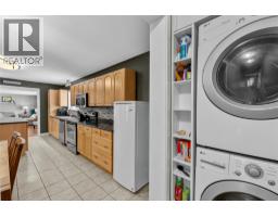 Primary Bedroom - 2045 Valleyview Drive, Kamloops, BC V2C4C3 Photo 13