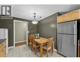 Kitchen - 2045 Valleyview Drive, Kamloops, BC V2C4C3 Photo 12