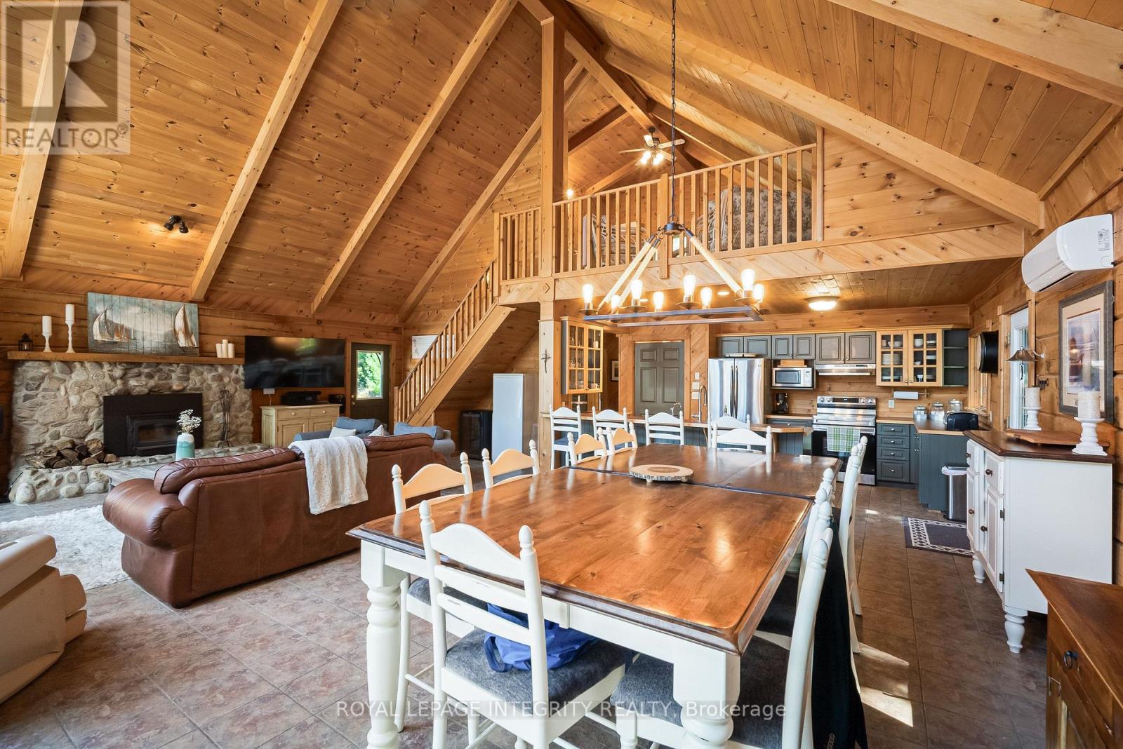 26 WALLACE ISLAND - 23
