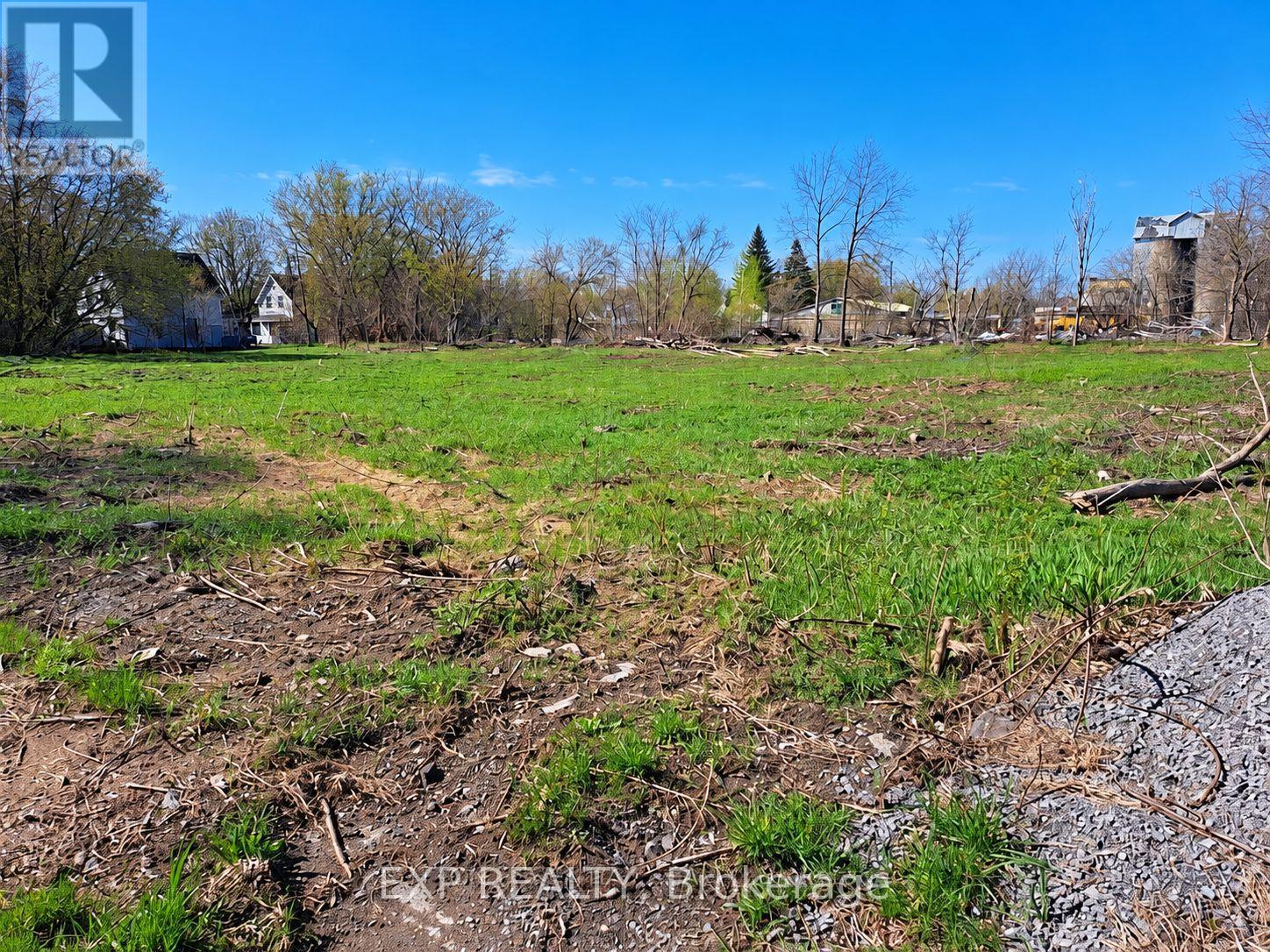 150 PARK STREET, Brockville — photo 2