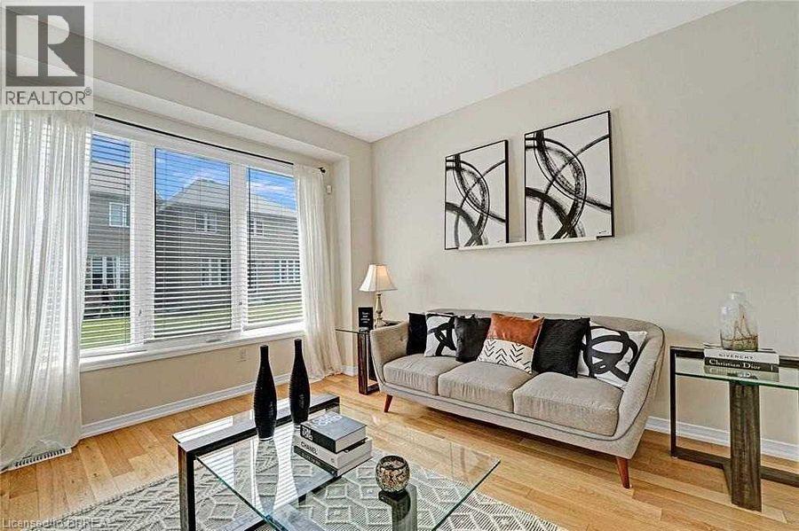 5 MUNRO Circle, Brantford — photo 4