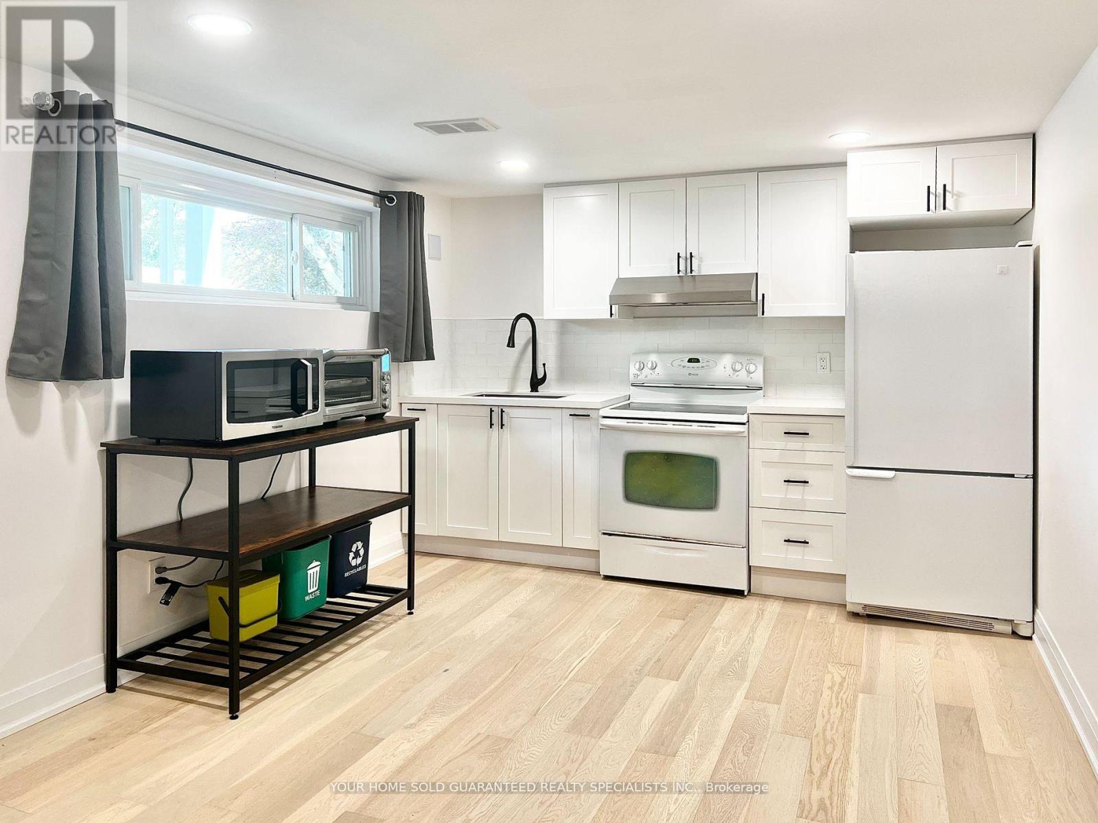 ROOM 2 - 2 PANNAHILL ROAD, Toronto (Bathurst Manor) — photo 5