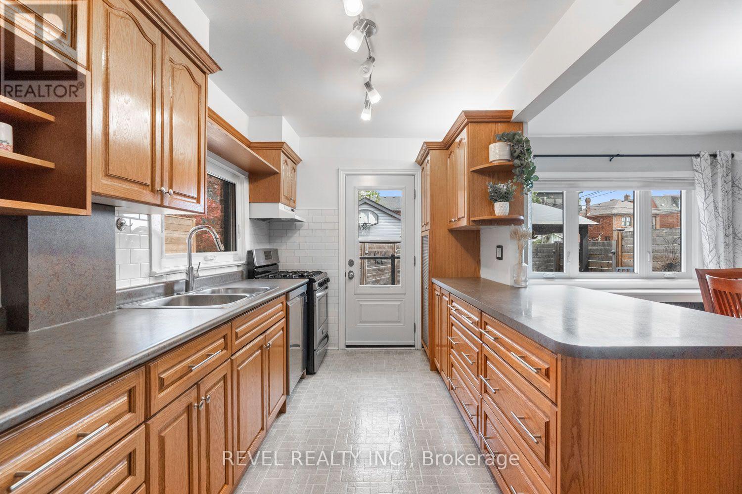 165 NORTHCLIFFE BOULEVARD, Toronto (Oakwood Village) — photo 9