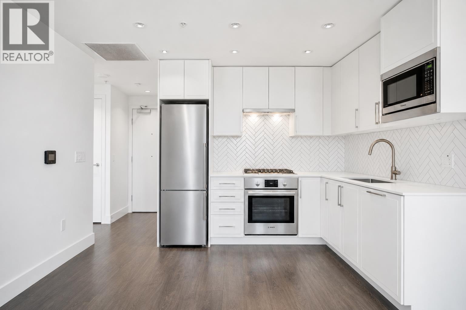 507 2435 KINGSWAY, Vancouver — photo 3