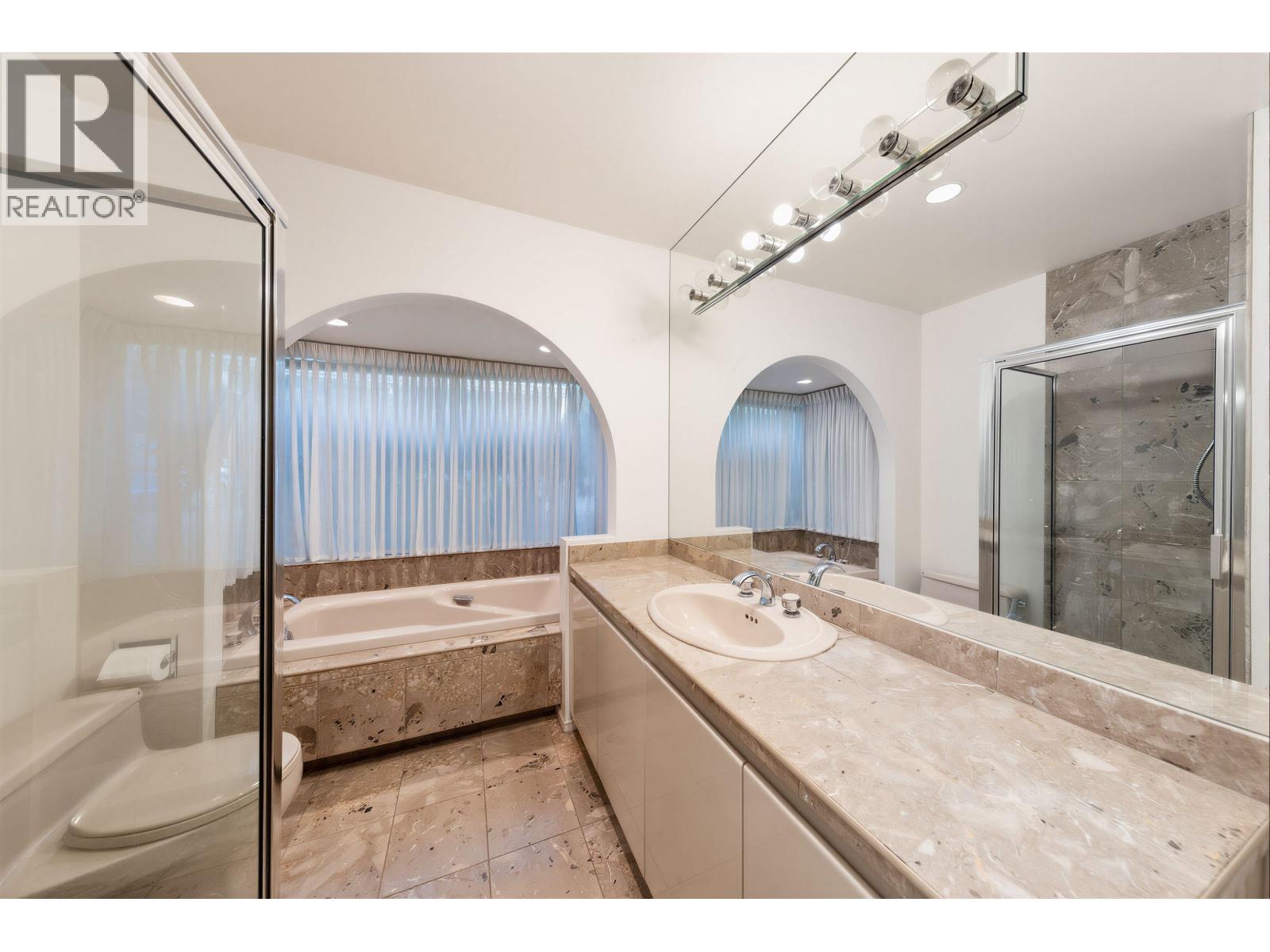 875 EYREMOUNT DRIVE, West Vancouver