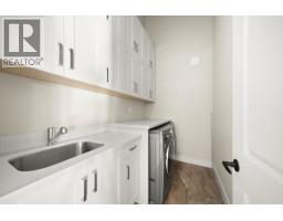 7028 Broadway, Burnaby, BC V5A1R8 Photo 12