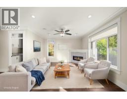 7028 Broadway, Burnaby, BC V5A1R8 Photo 6