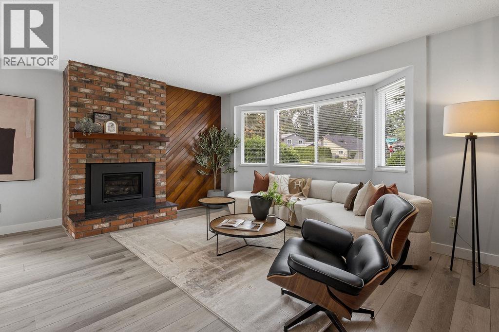 2657 BURNSIDE PLACE, Coquitlam — photo 2