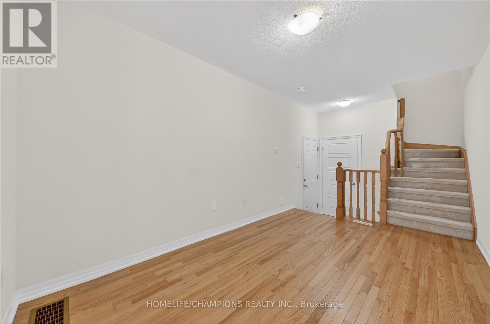 39 DELANO WAY, Newmarket (Woodland Hill) — photo 6