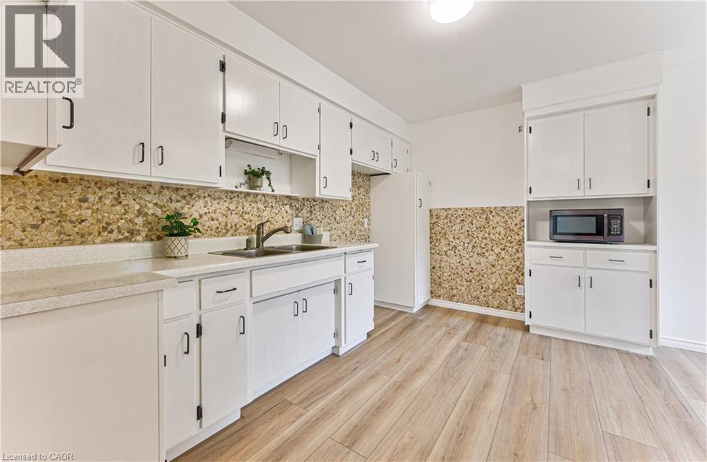 21 VICMOUNT Drive - Image 16