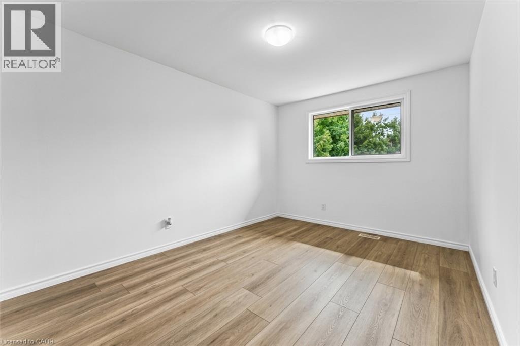 21 VICMOUNT Drive - Image 24