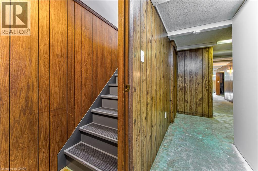 21 VICMOUNT Drive - 26