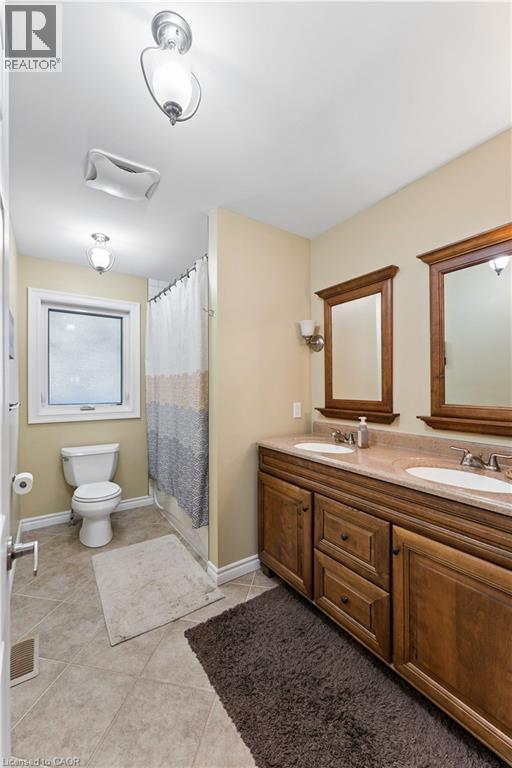 373 FORESTLAWN Road - Image 16