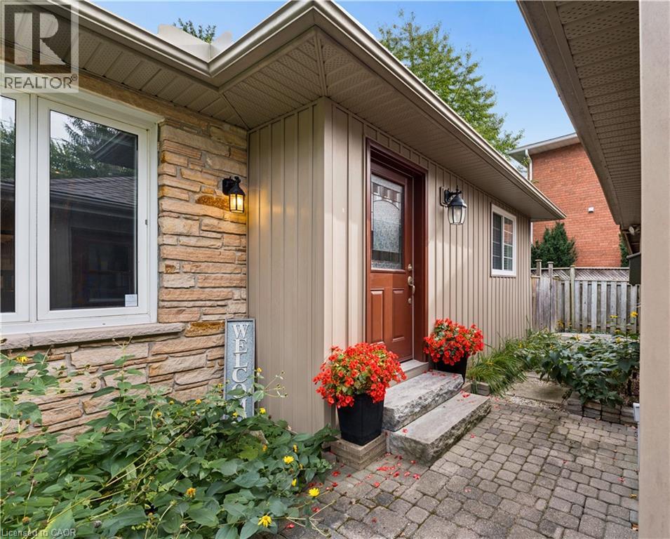 373 FORESTLAWN Road - 6