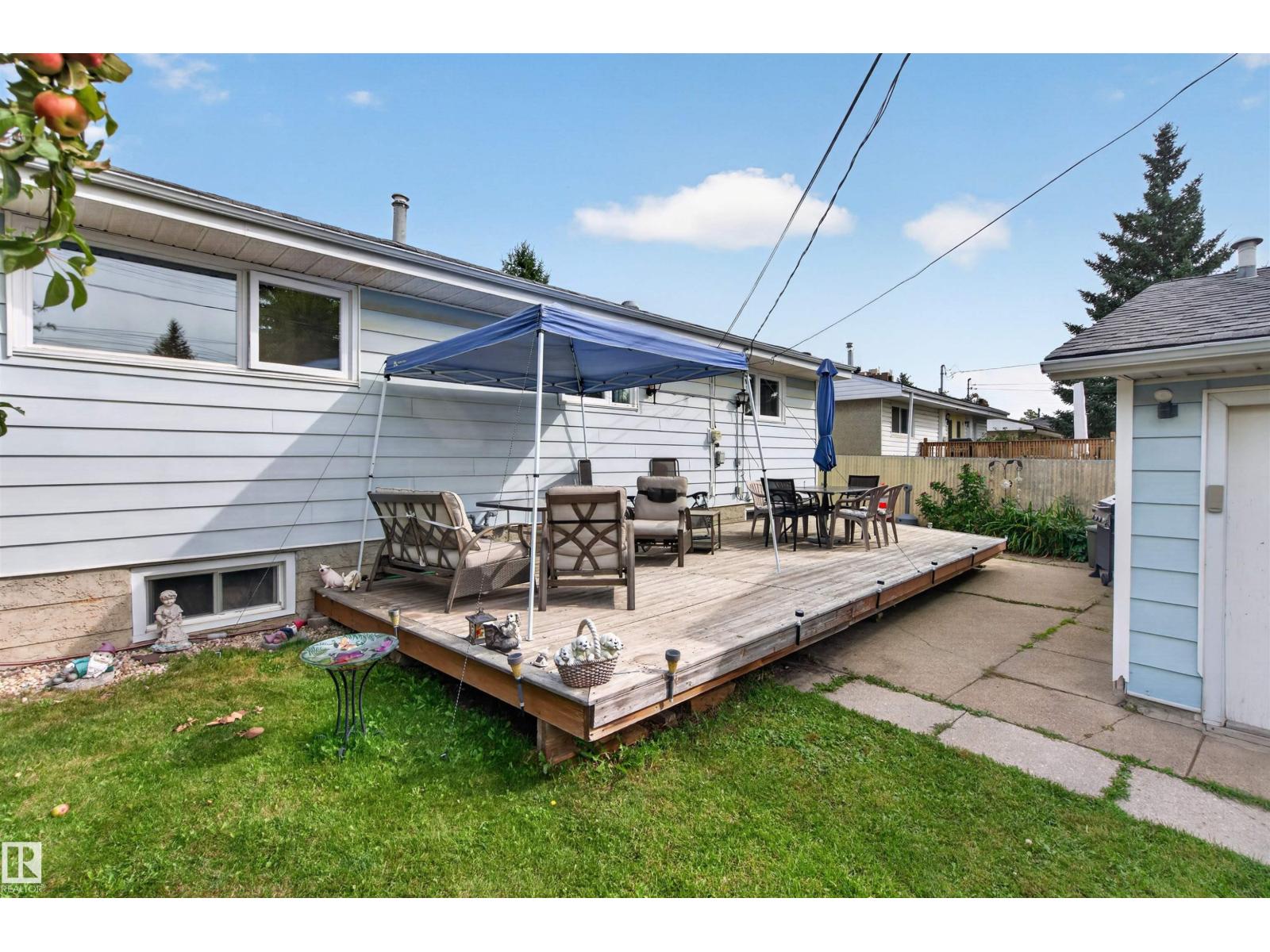 15711 84 AV NW - 14