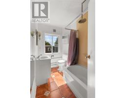6 Franklyn Avenue thumbnail 19