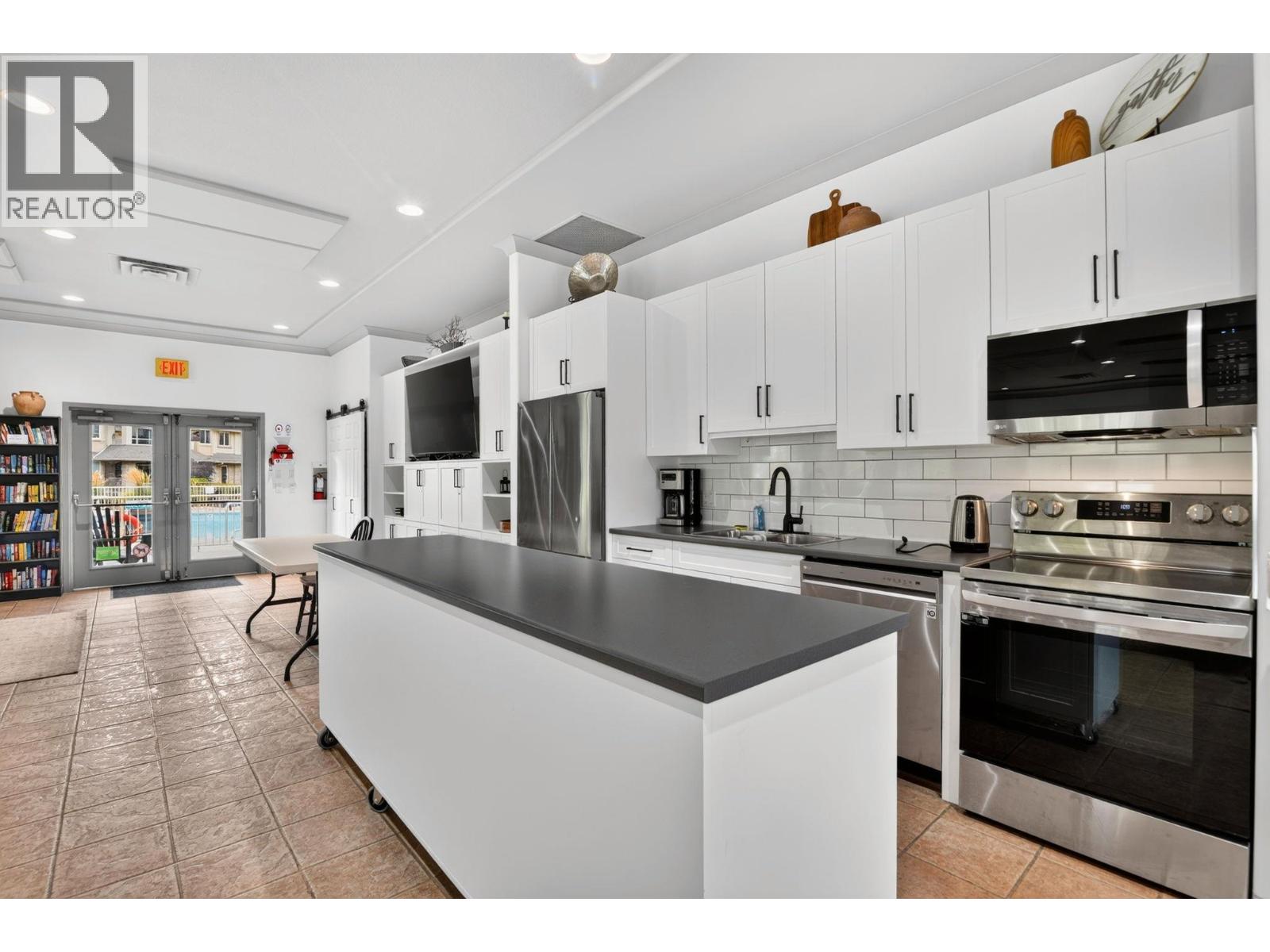 1960 Enterprise Way Unit# 312, Kelowna