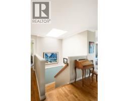3656 Cadboro Bay Rd, Oak Bay, BC V8R5K8 Photo 22