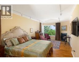3656 Cadboro Bay Rd, Oak Bay, BC V8R5K8 Photo 24