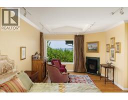 3656 Cadboro Bay Rd, Oak Bay, BC V8R5K8 Photo 25