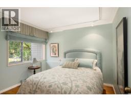 3656 Cadboro Bay Rd, Oak Bay, BC V8R5K8 Photo 29