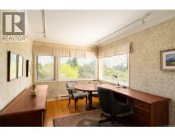 3656 Cadboro Bay Rd, Oak Bay, BC V8R5K8 Photo 31