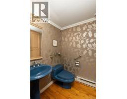 3656 Cadboro Bay Rd, Oak Bay, BC V8R5K8 Photo 33