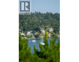 3656 Cadboro Bay Rd, Oak Bay, BC V8R5K8 Photo 38