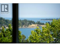 3656 Cadboro Bay Rd, Oak Bay, BC V8R5K8 Photo 39