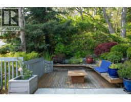 3656 Cadboro Bay Rd, Oak Bay, BC V8R5K8 Photo 40