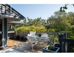 3656 Cadboro Bay Rd, Oak Bay, BC V8R5K8 Photo 43