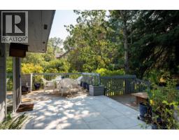 3656 Cadboro Bay Rd, Oak Bay, BC V8R5K8 Photo 45