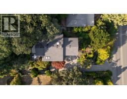 3656 Cadboro Bay Rd, Oak Bay, BC V8R5K8 Photo 49