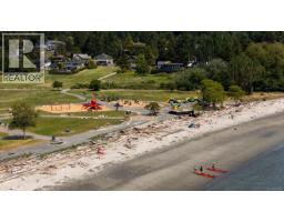 3656 Cadboro Bay Rd, Oak Bay, BC V8R5K8 Photo 55