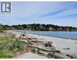 3656 Cadboro Bay Rd, Oak Bay, BC V8R5K8 Photo 60